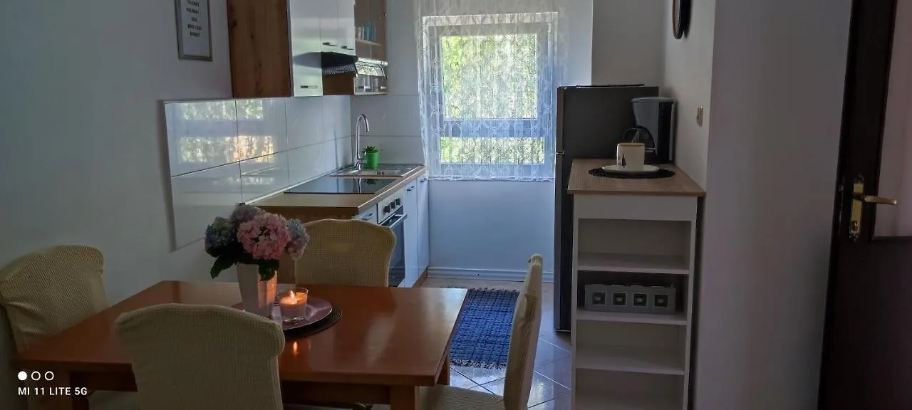 Apartments Mirijana Pola