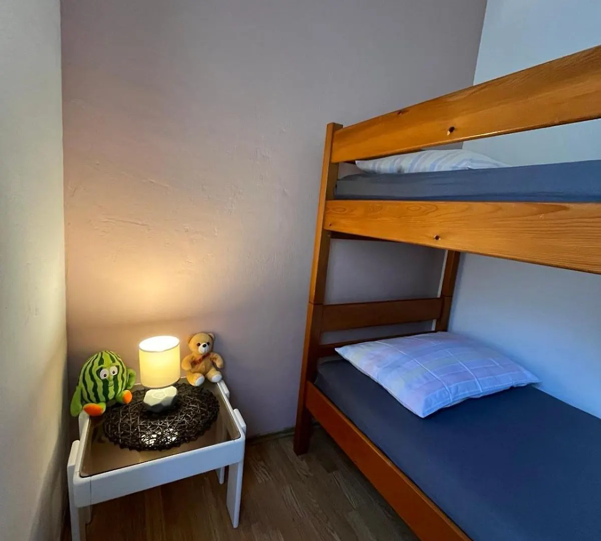 Apartments Mirijana Pola 0*,  Croazia