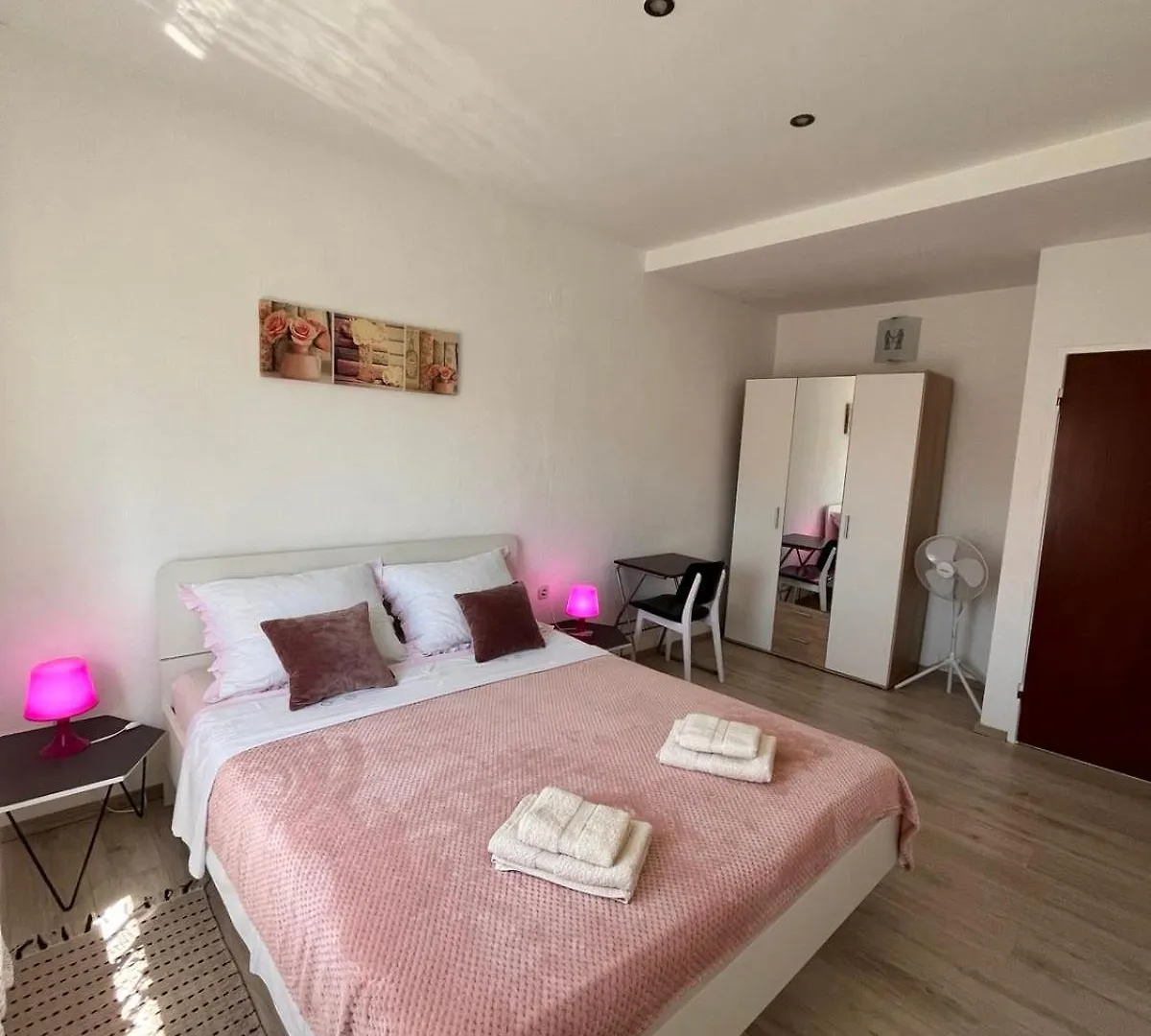 Apartments Mirijana Pola