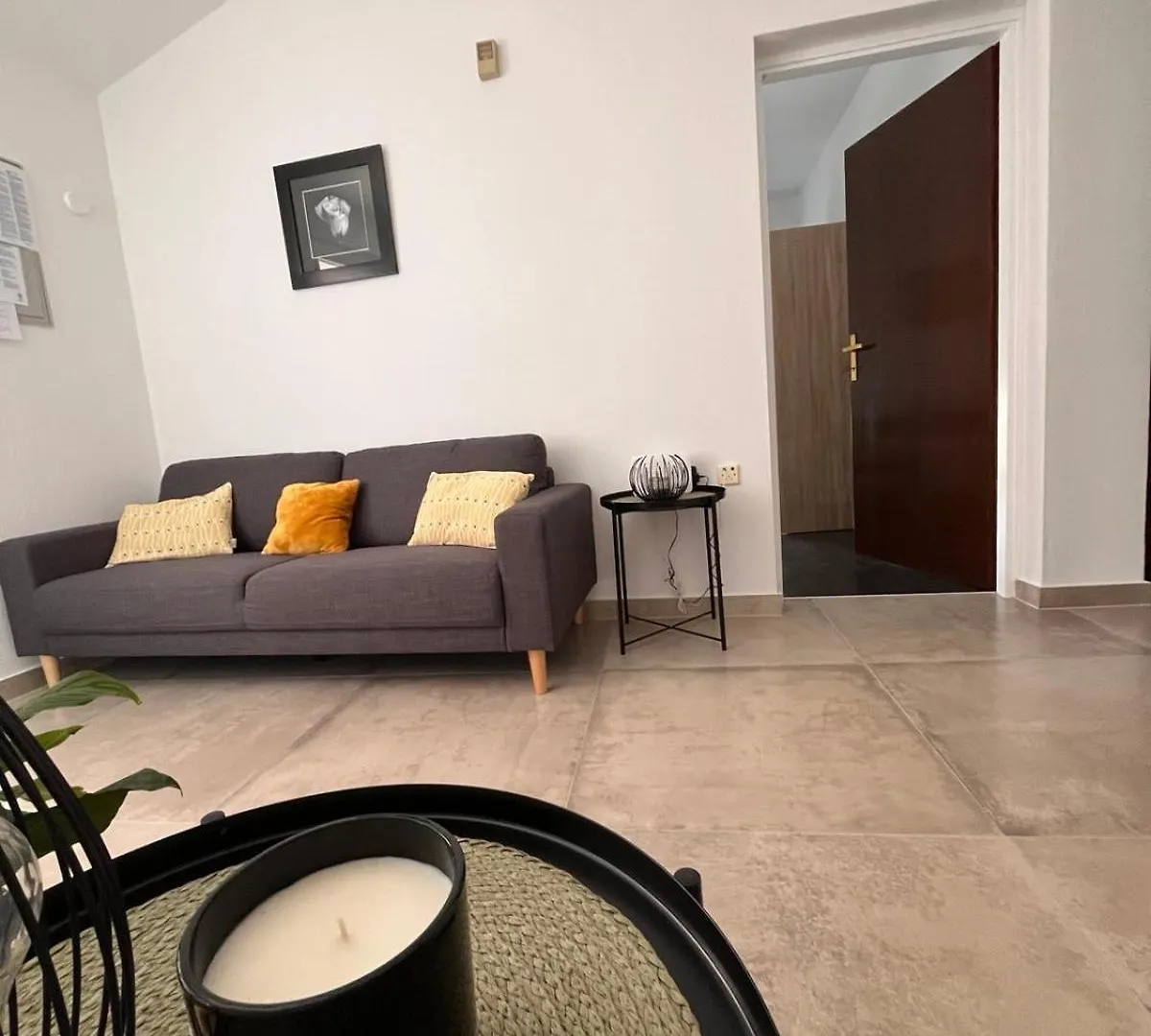 Apartments Mirijana Pola