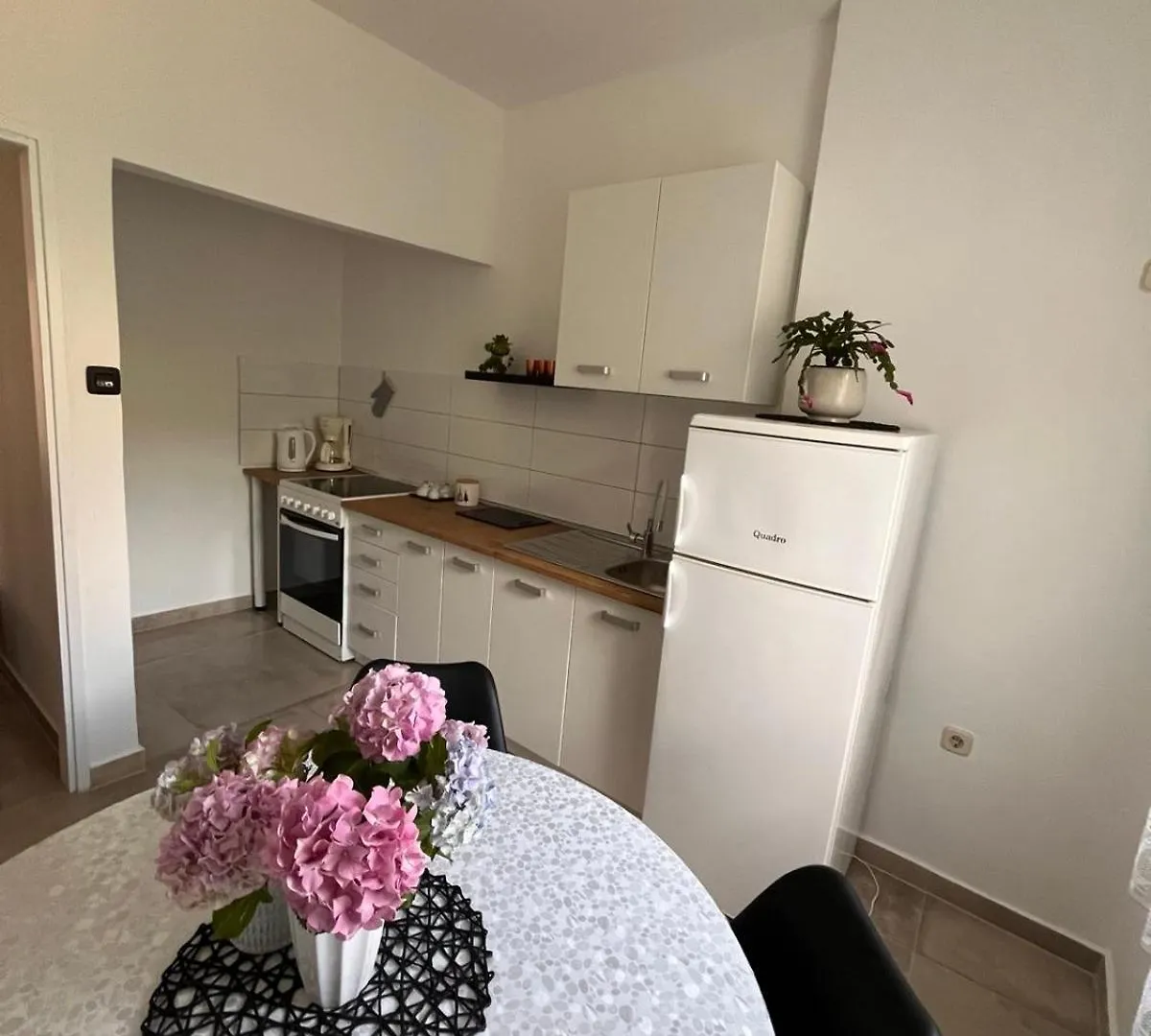 Apartments Mirijana Pola
